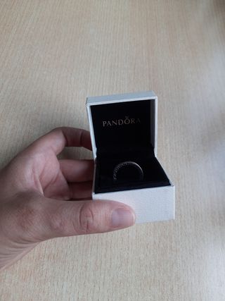 Anillo pandora lila