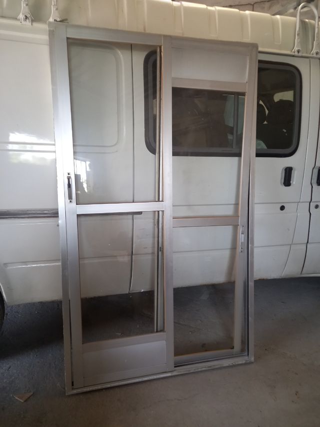 Puerta doble de aluminio 