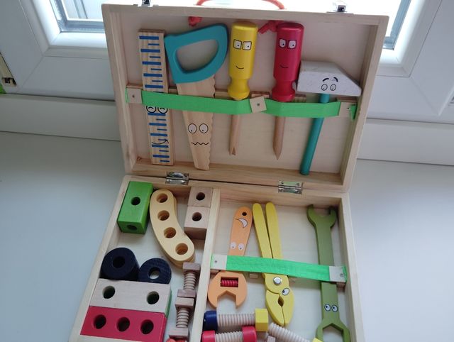 Maletín herramientas de madera