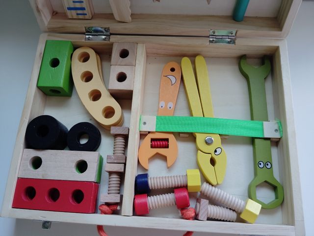 Maletín herramientas de madera