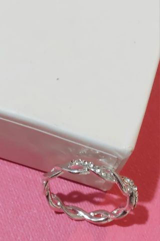 Anillo infinito brillante