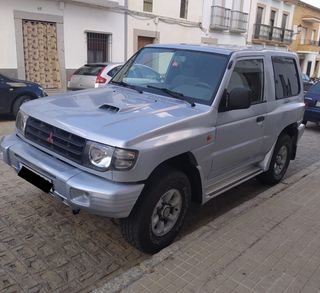 Mitsubishi Montero 2004