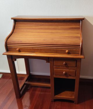 Escritorio de madera