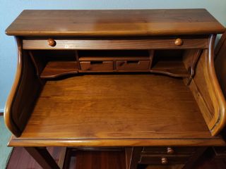 Escritorio de madera