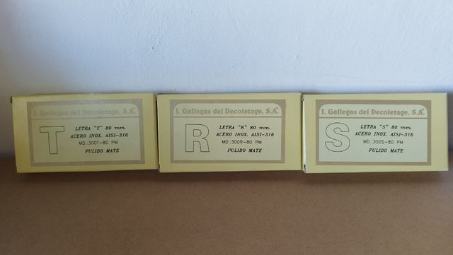 Letras y números de acero para portal