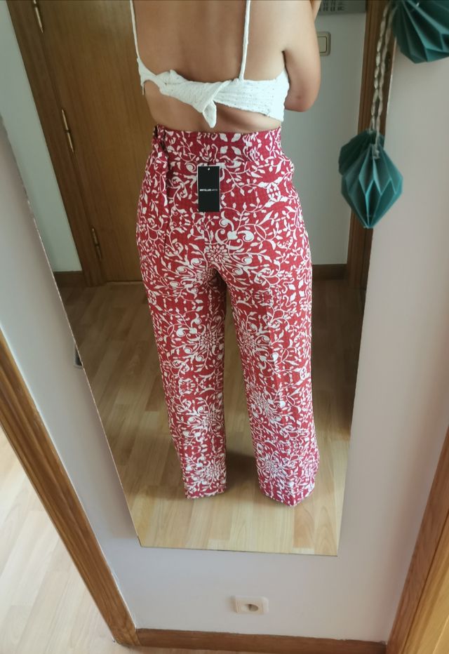 Pantalón talla M con etiqueta Sfera