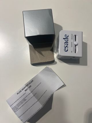 Adaptador enchufe universal de viaje
