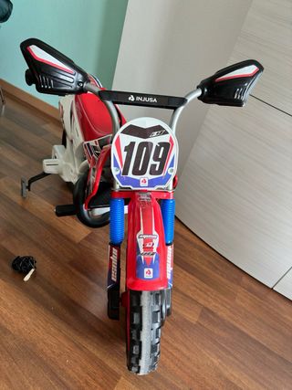 Moto eléctrica juguete