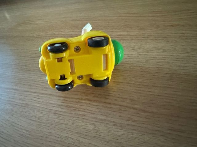 M&M Rosso su macchinina vintage