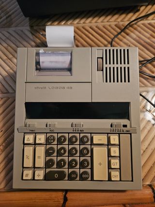 Calculadora antigua Olivetti LOGOS 48