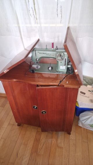 Máquina de coser Refrey cl-427