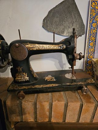 Maquina de coser antigua