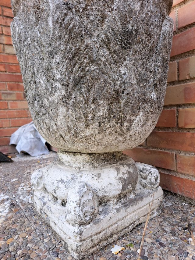 Maceta circular hormigon bajorelieve vintage