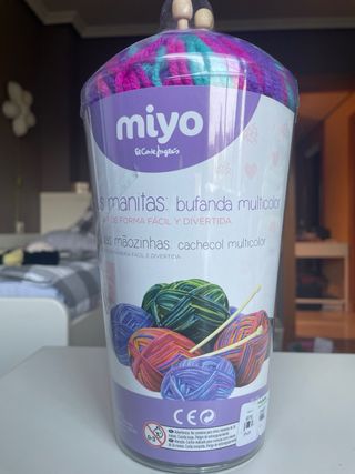 Miyo, tejer bufanda multicolor