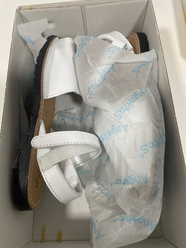 Menorquinas piel niña