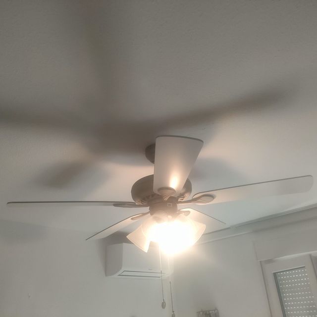 Ventilador de Techo con Luz