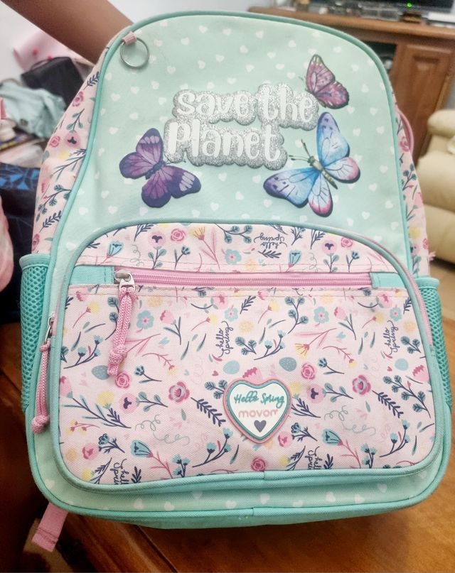 Mochila para ir a la escuela de niña