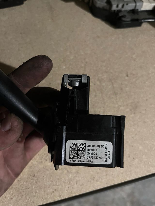 Mando limpiaparabrisas seat leon 1p