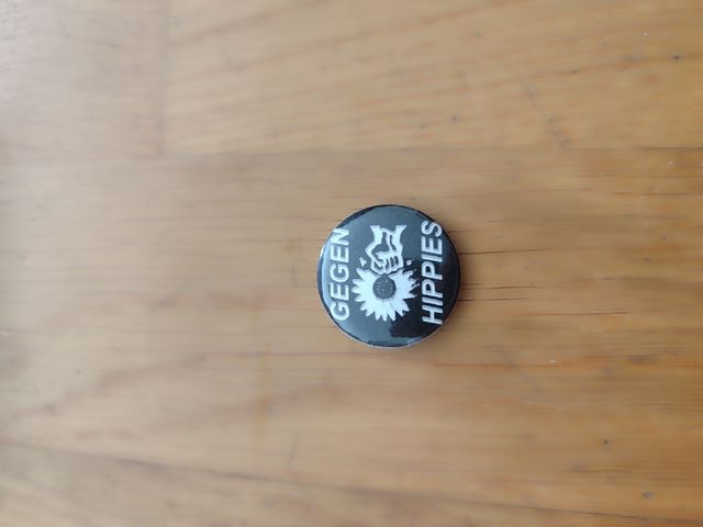 Pines e imanes personalizados 