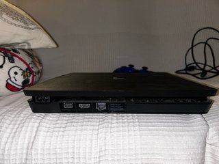 PLAYSTATION 4 500GB Slim