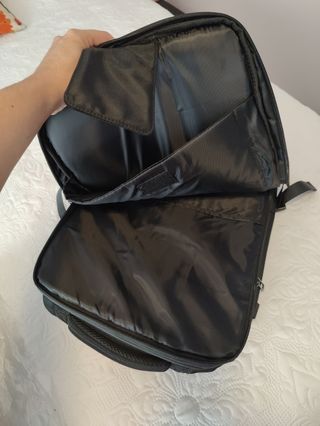 Mochila de viaje con compartimento al vacío 