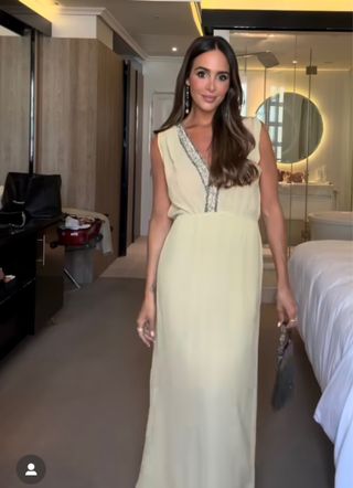 Vestido midi  bordado abalorios zw collection Zara