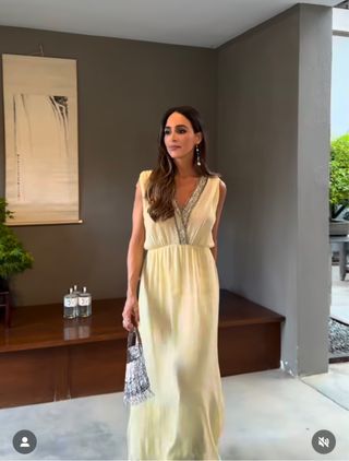 Vestido midi  bordado abalorios zw collection Zara