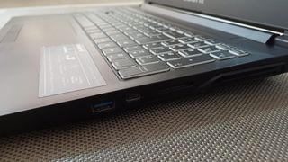 Ordenador Portátil Gama media Gigabyte G5MD.