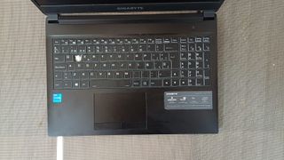 Ordenador Portátil Gama media Gigabyte G5MD.