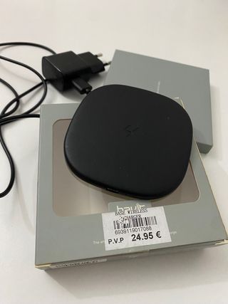 LOTE  Cargador  UNIVERSAL. Y  Batería de recarga.