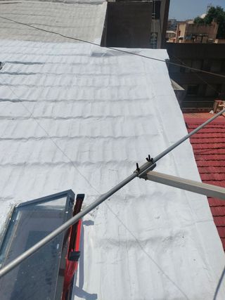 Construcciónes y tejados ..