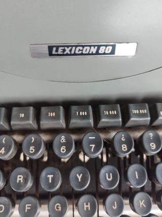 Maquina escribir olivetti vintage