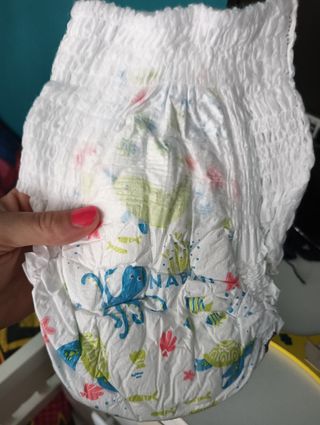 Salvagente e pannolini mare