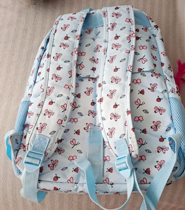 Mochila y estuche Busquets