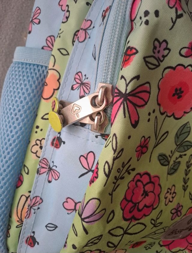 Mochila y estuche Busquets