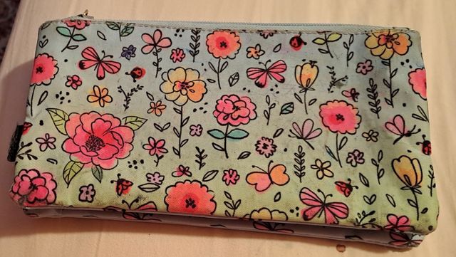 Mochila y estuche Busquets