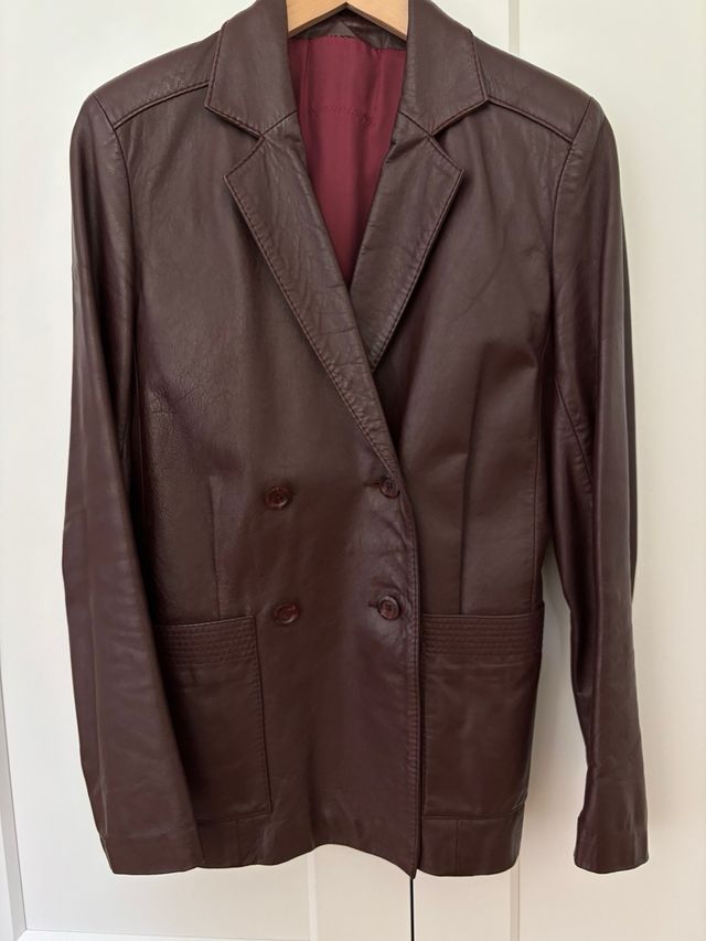 Americana cuero vintage color vino talla M