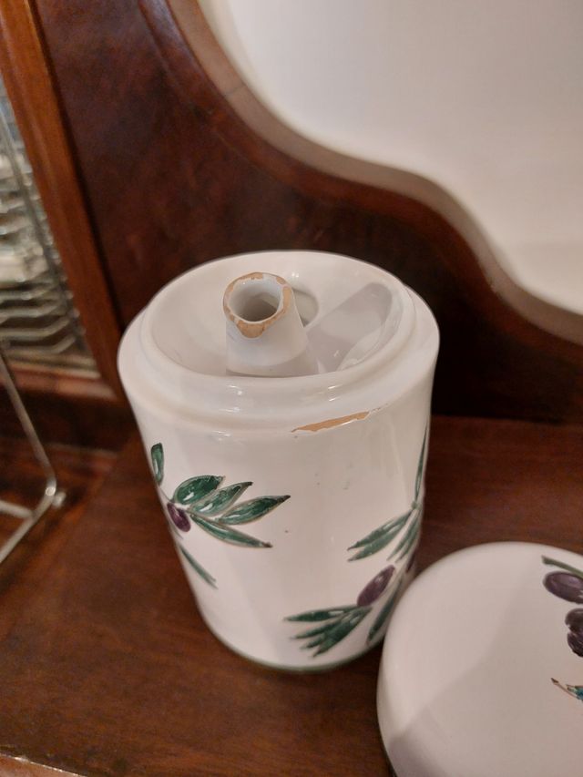 Oliera in ceramica dipinta a mano