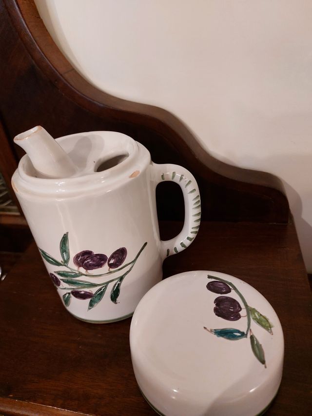 Oliera in ceramica dipinta a mano