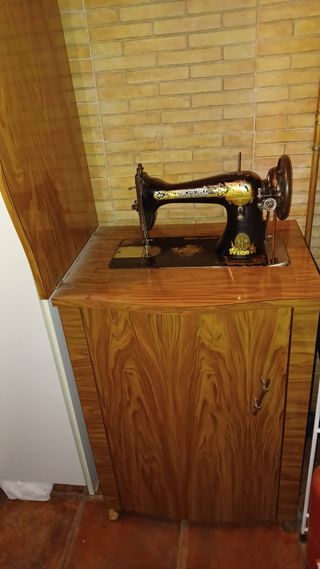 Maquina de coser Singer