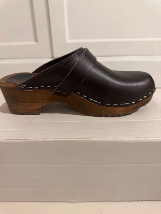 Zuecos piel