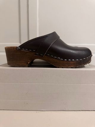 Zuecos piel