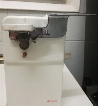 ANTIGUO ABRELATAS ELÉCTRICO BRAUN