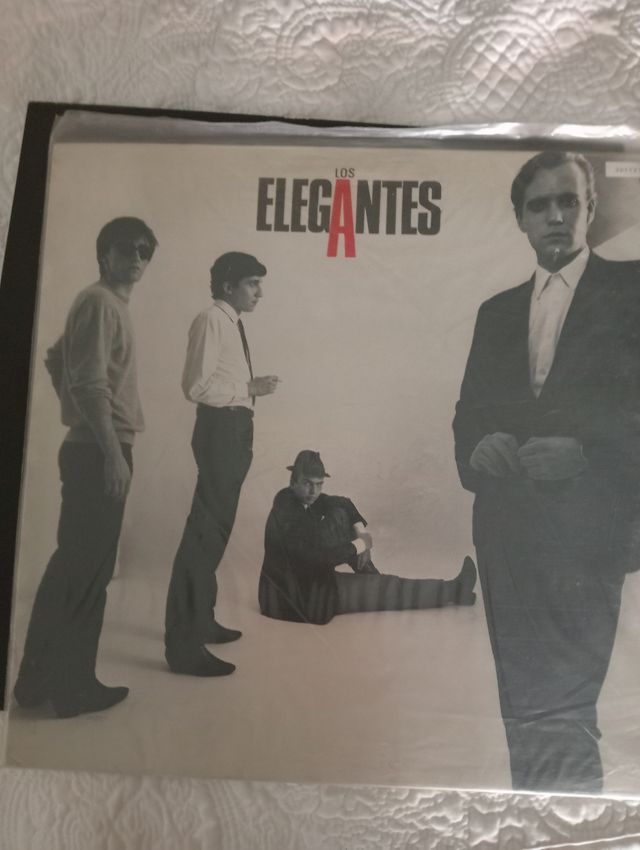 2 Vinilos de Los Elegantes: primer LP y maxi 45rpm
