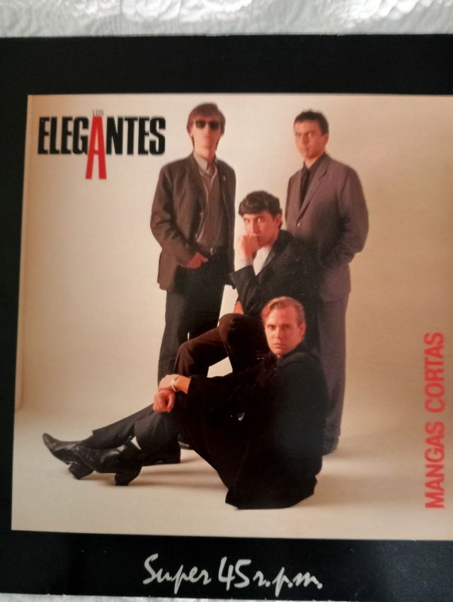 2 Vinilos de Los Elegantes: primer LP y maxi 45rpm
