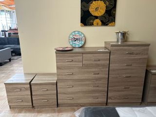 CONJUNTO DE MUEBLES DE DORMITORIO COMODAS +MESITAS
