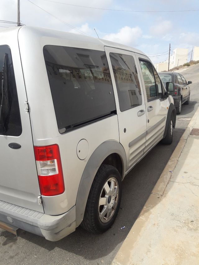 se vende o se canbia por bofbaguen golf 4 golf 5. 