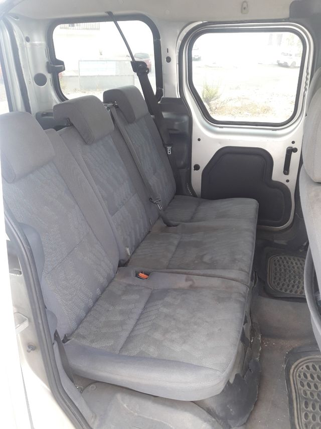 se vende o se canbia por bofbaguen golf 4 golf 5. 