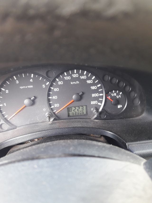 se vende o se canbia por bofbaguen golf 4 golf 5. 