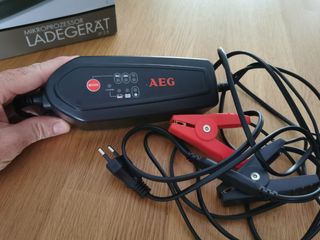 AEG LP 3.8 A cargador mantením. batería coche